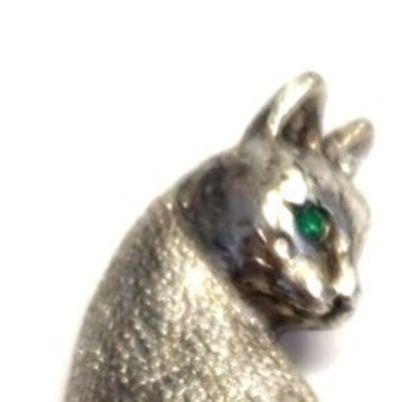 Vintage Silver Tone Cat Brooch With Green Eye - Picture 2 of 2